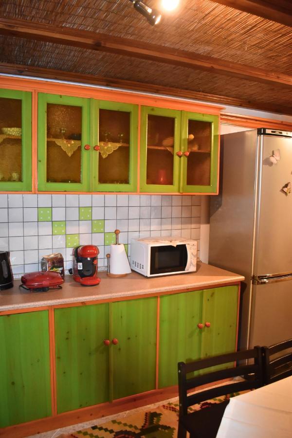 Lila'S Guest House Mikros Prinos エクステリア 写真