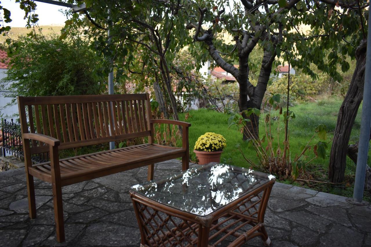 Lila'S Guest House Mikros Prinos エクステリア 写真